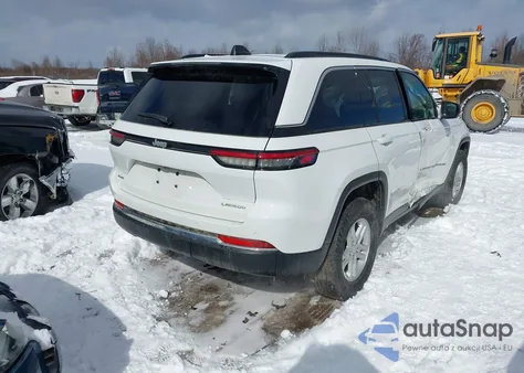 2024 Jeep Grand Cherokee Laredo 4X4 из США, поврежденный, VIN 1C4RJHAG3RC141834